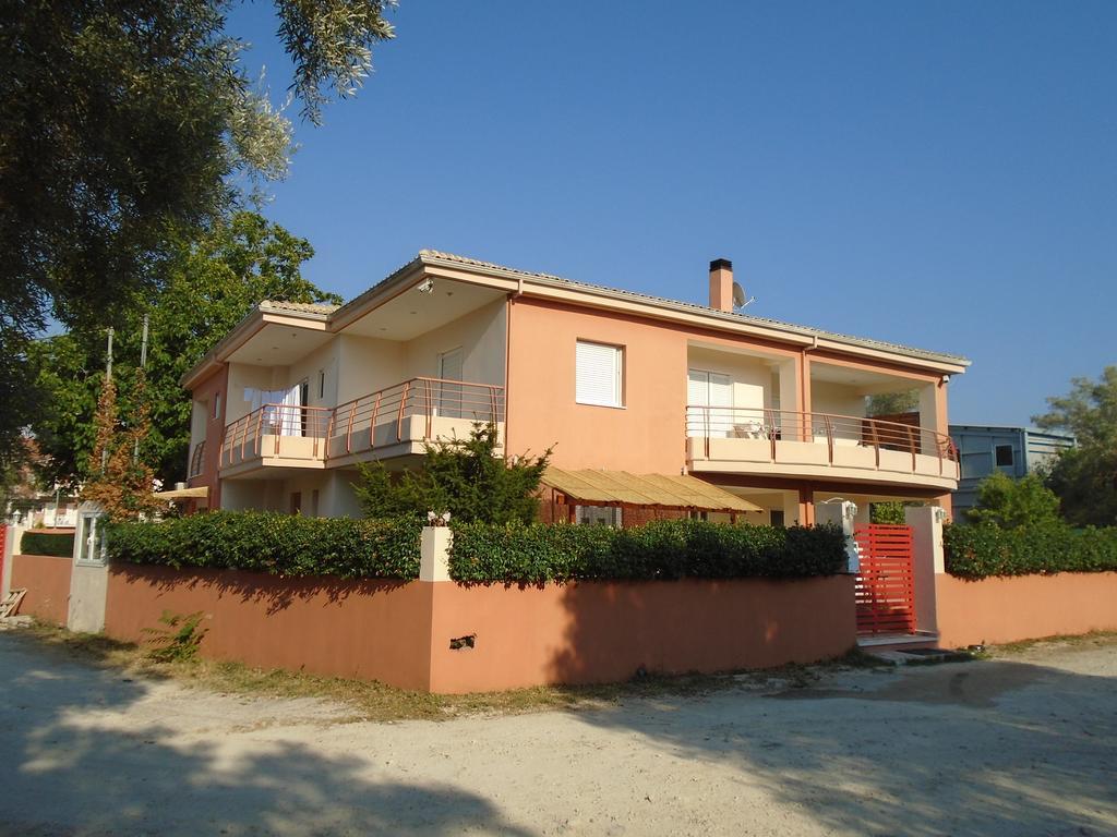 Socrates Family Apartments Kalligoni Exteriér fotografie